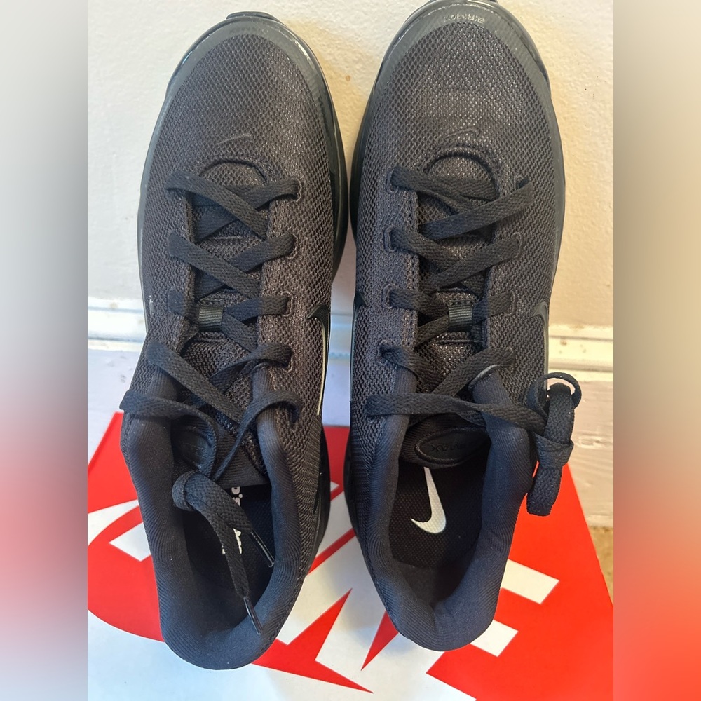 Nike Air Max Bia sneakers men’s size 10